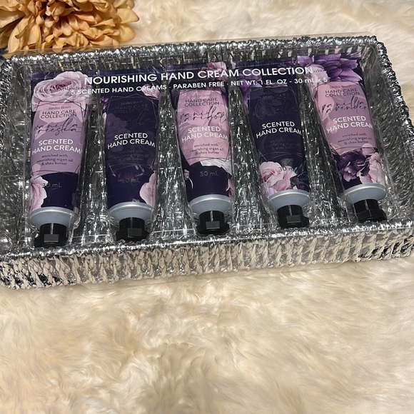 Nourishing hand cream collection - Picture 2 of 6